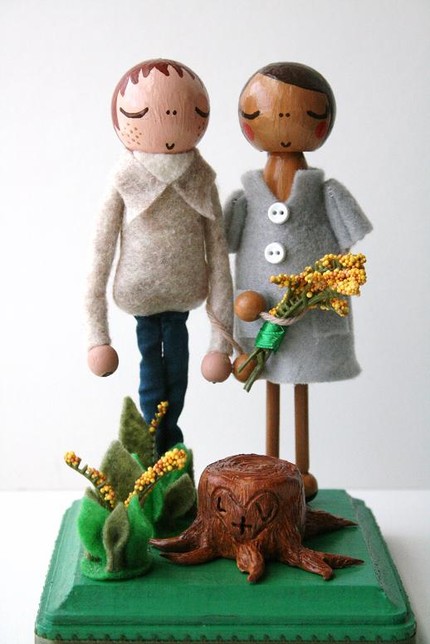 bride and groom caketopper