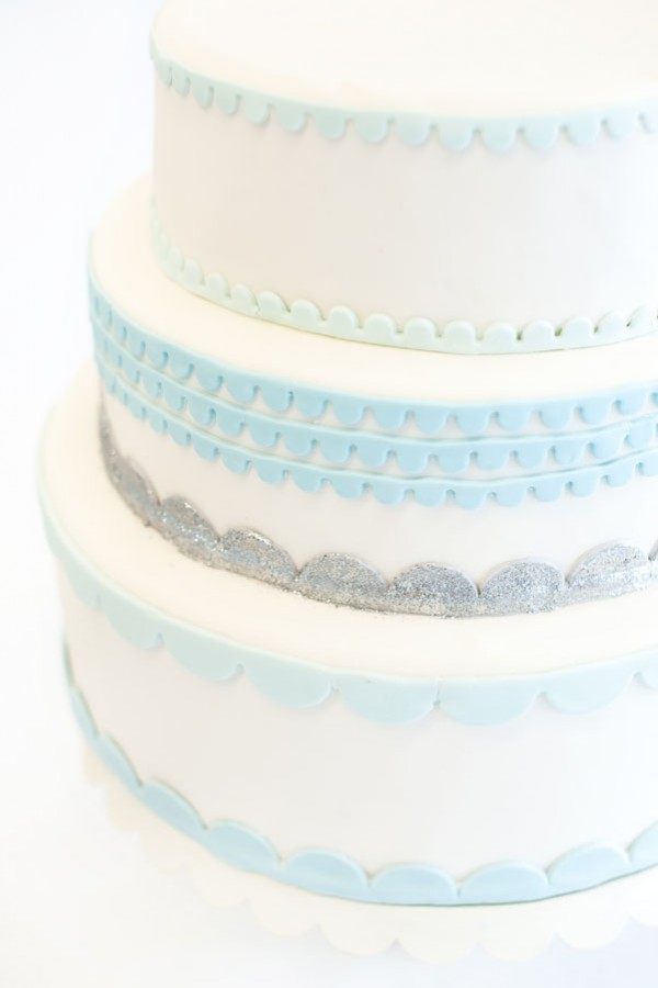 blue & silver scalloped cake