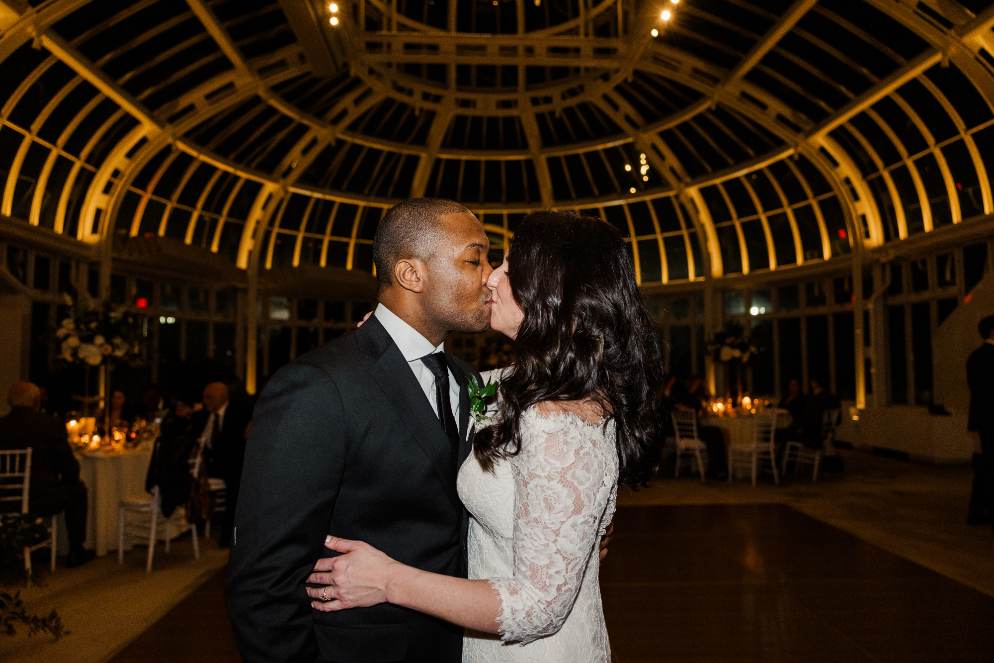 Romantic Wedding at Brooklyn Botanic Garden \ Brooklyn Bride